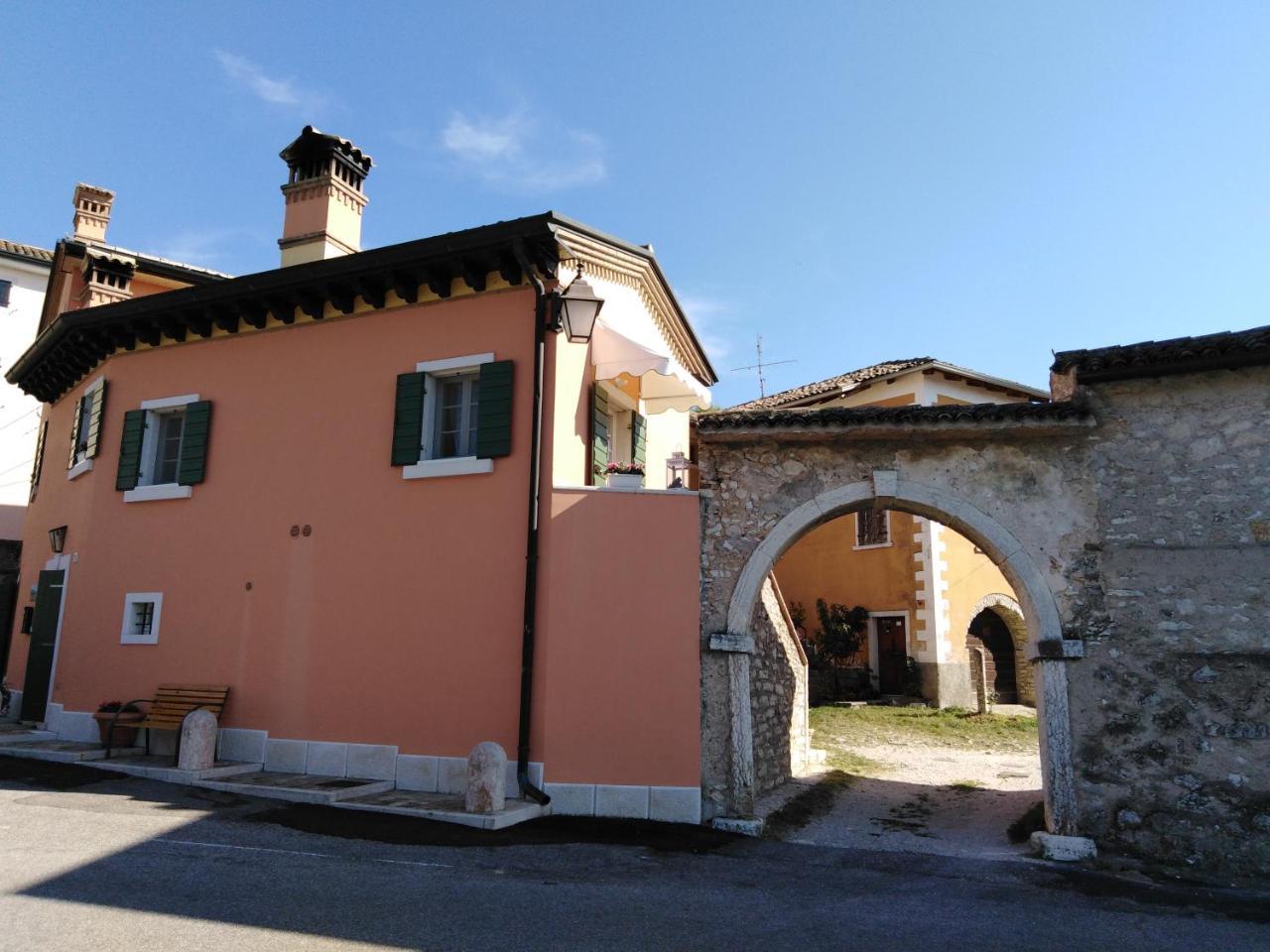 Casa Del Capitello Apartment Caprino Veronese Bagian luar foto